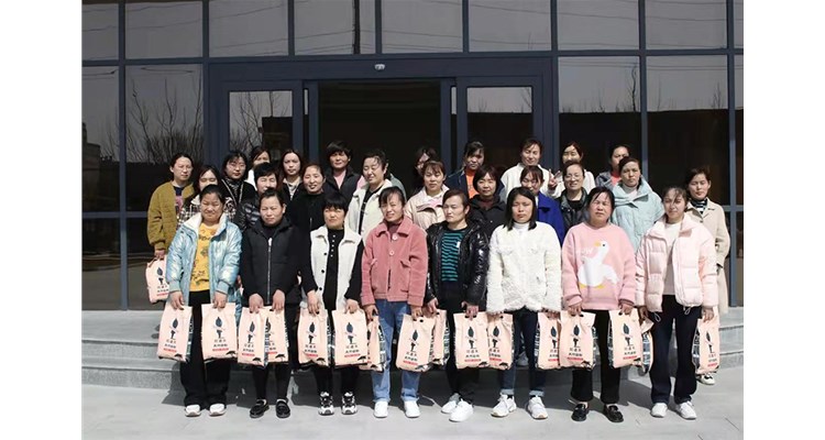 ?辰康因我而興、我為辰康自豪，辰康藥業(yè)慶?！叭恕惫?jié) 